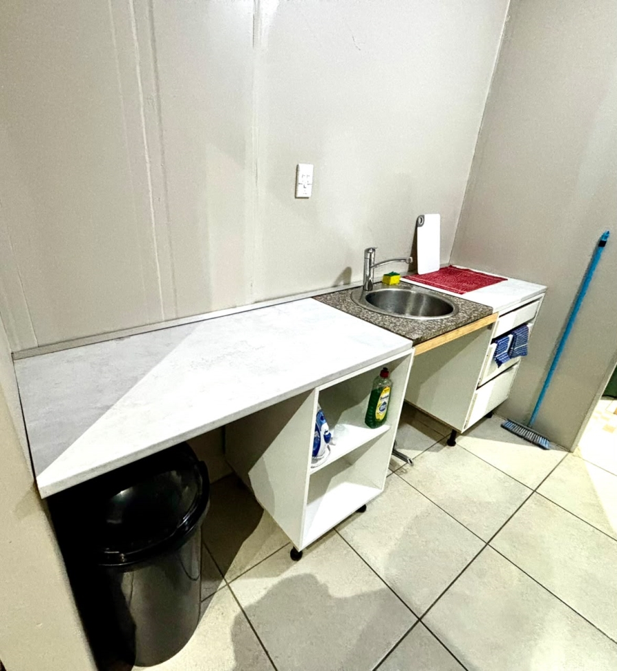 6 Bedroom Property for Sale in Vasco Estate Western Cape